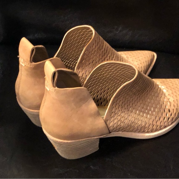 Dolce Vita Tauris Tan Leather Perforated Boots Size 7.5 - Picture 5 of 12